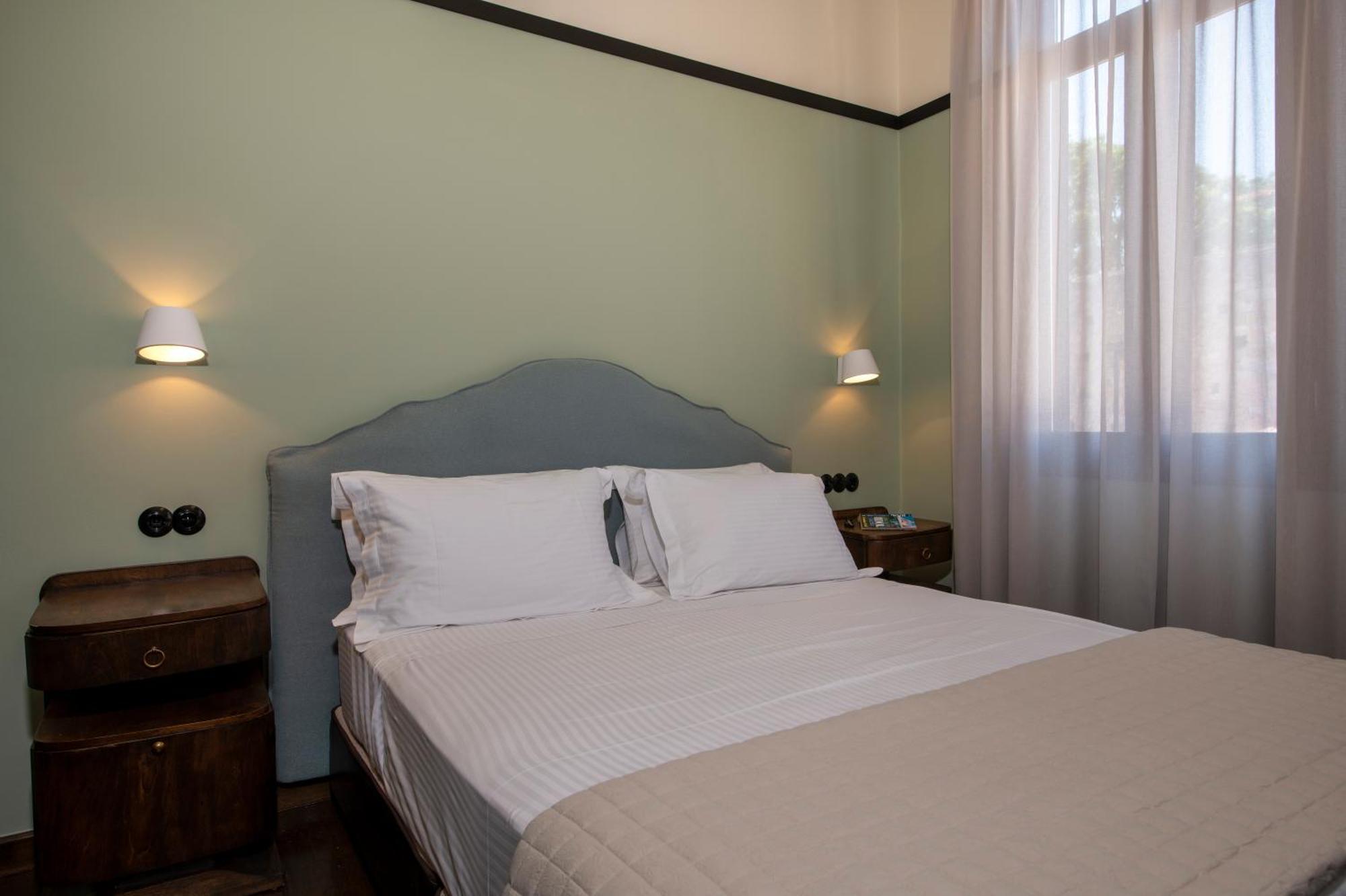 Mosaic Venetian Harbour Suites Ханья Экстерьер фото